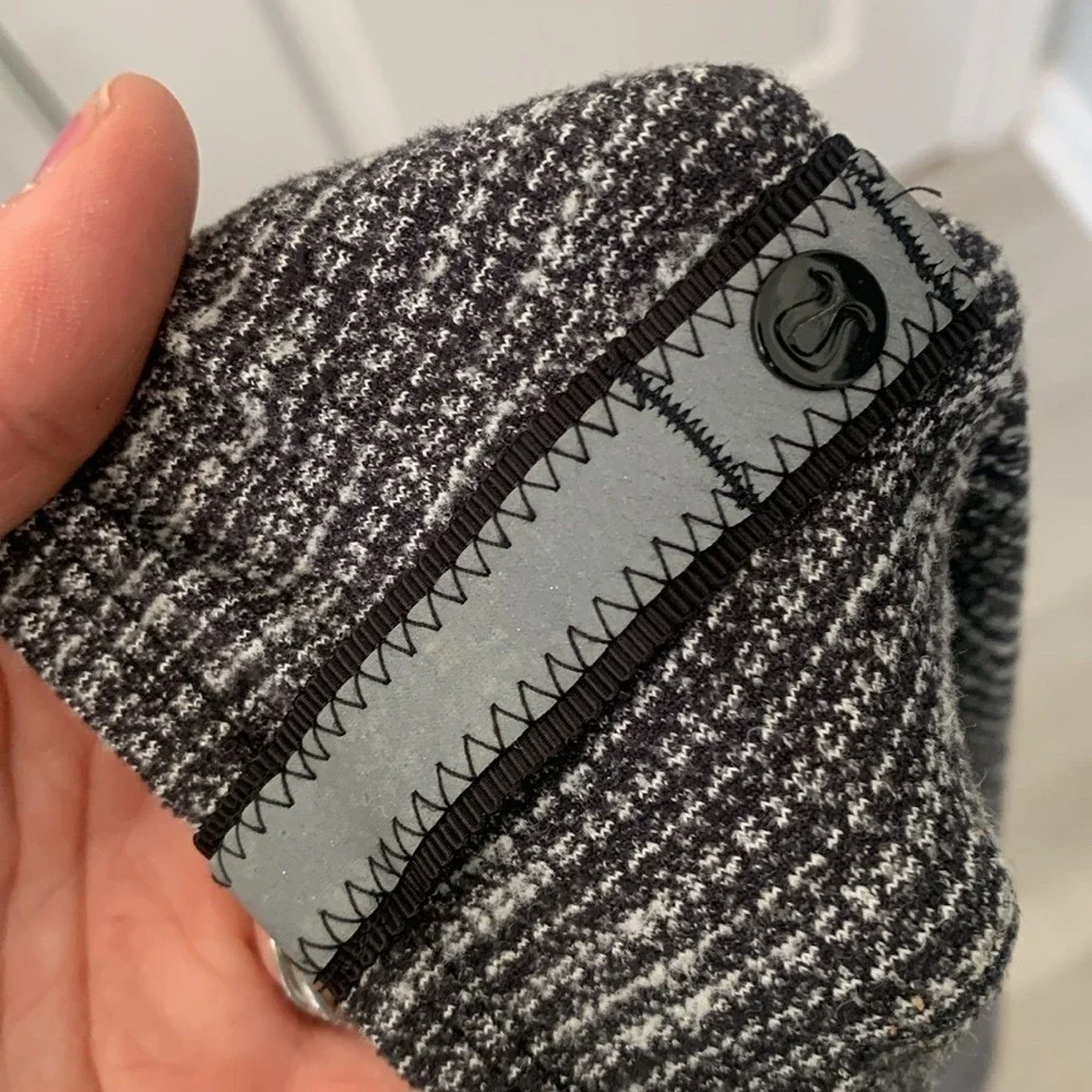 Lululemon Gray Striped‎ Vinyasa Reversible Convertible Snap Scarf